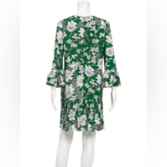 La DoubleJ 24/7 Dress Lilium Verde in Sablé Satin - Picture 6 of 10